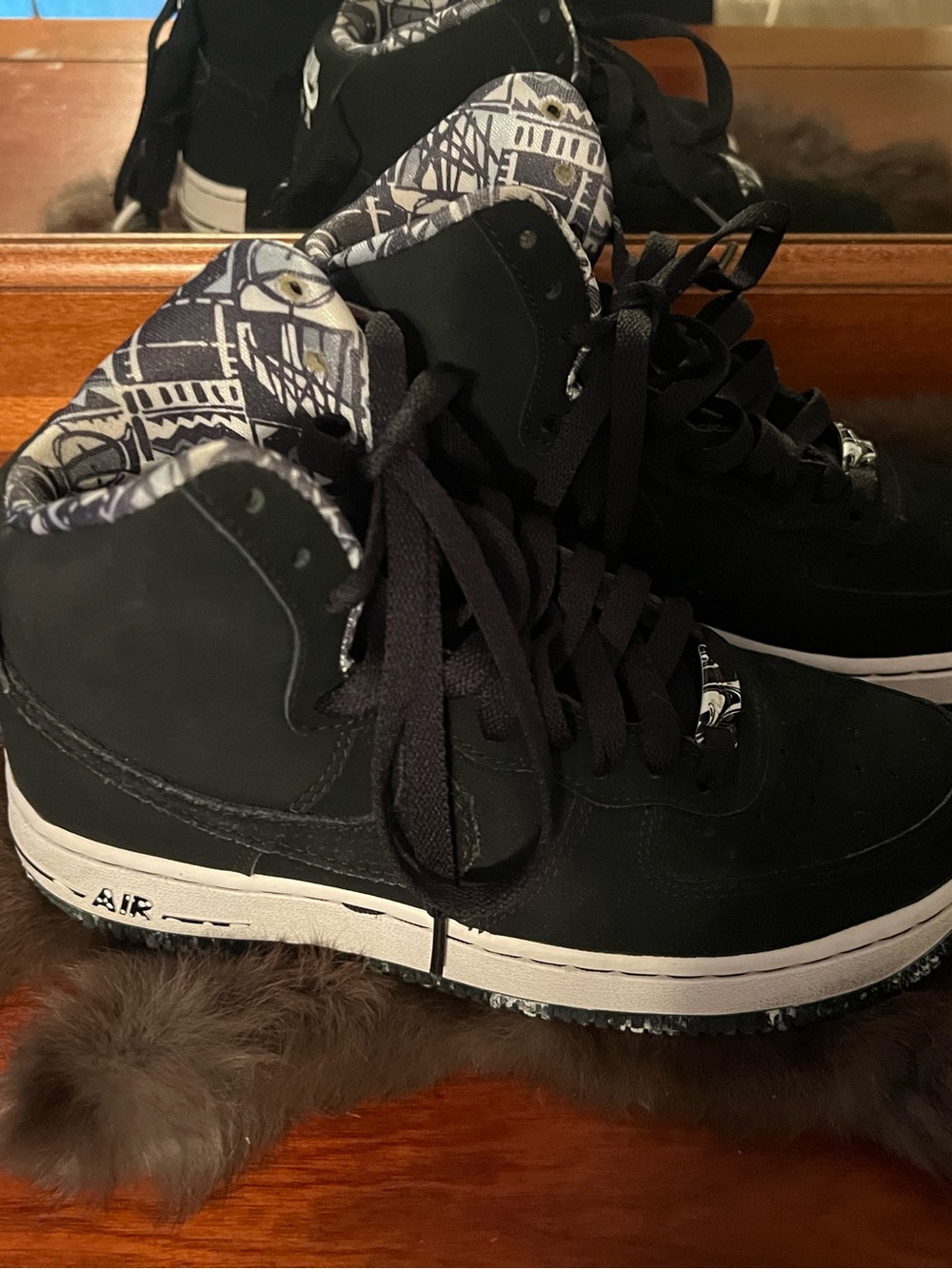 Nike Black and White Kids High-Top Sneakers with Graphic Lining